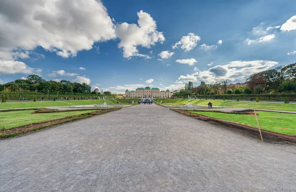 维也纳 澳大利亚 2016年10月9日 贝维黛尔宫和有喷泉的花园 奥地利维也纳的观光物体 — 图库照片