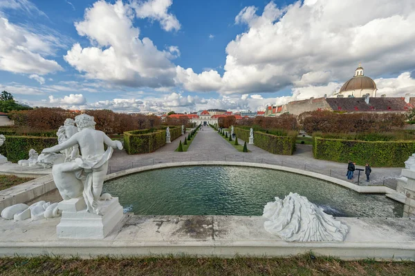 维也纳 澳大利亚 2016年10月9日 贝维黛尔宫和有喷泉的花园 奥地利维也纳的观光物体 — 图库照片