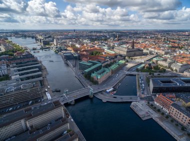 Kopenhag Şehri, Danimarka. Kopenhag Eski Kasabası, Danimarka Parlamentosu Borsen Borsası, Christiansborg Sarayı