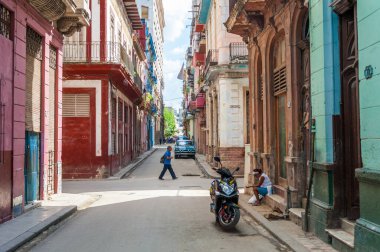 HAVANA, CUBA - 23 Ekim 2017: Havana Eski Kent ve Renkli Mimari