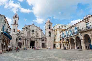 HAVANA, CUBA - 23 Ekim 2017: Havana Eski Kent ve Arka plan Katedrali