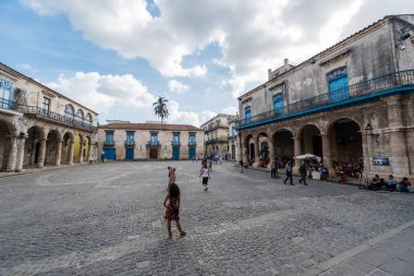 HAVANA, CUBA - 23 Ekim 2017: Havana Eski Kent ve Katedral Meydanı