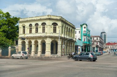HAVANA, CUBA - 21 Ekim 2017: Havana, Küba 'da eski tarz Retro Car. Çaprazlı Havana Şehri
