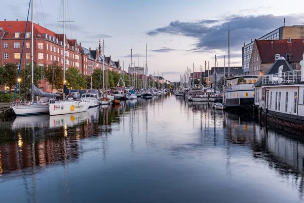 Copenhagen Dinamarca Agosto 2017 Puerto Del Canal Copenhague Con Yate — Foto de Stock