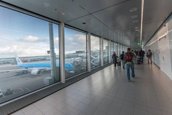 Amsterdão Países Baixos Outubro 2017 Aeroporto Internacional Amsterdã Com Área — Fotografia de Stock