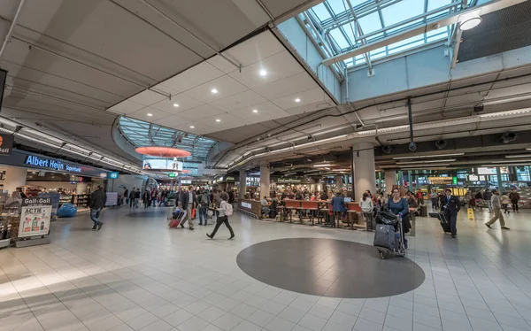 Amsterdam Niderlandia Październik 2017 Amsterdam International Airport Schiphol People Restauracja — Zdjęcie stockowe