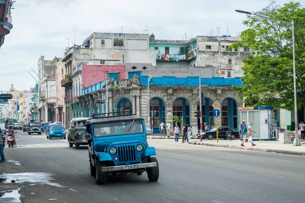Havana Cuba Outubro 2017 Cidade Havana Com Veículos Locais Arquitetura — Fotografia de Stock