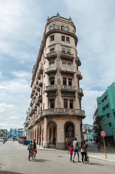 Havana Cuba Outubro 2017 Cidade Havana Com Veículos Locais Arquitetura — Fotografia de Stock
