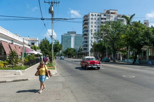 Habana Cuba Octubre 2017 Paisaje Urbano Habana Con Coche Viejo — Foto de Stock