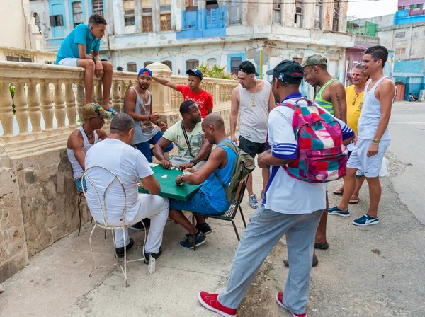 Havana Cuba October 2017 Havana Gamle Bydel Lokale Mennesker Spiller - Stock-foto