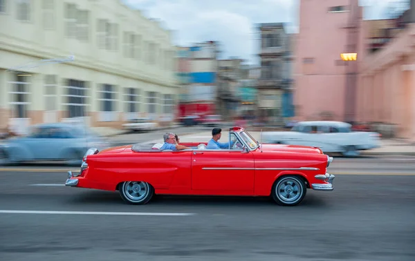 哈瓦那 Cuba 2017年10月20日 哈瓦那老城和马莱肯地区使用旧出租车 — 图库照片