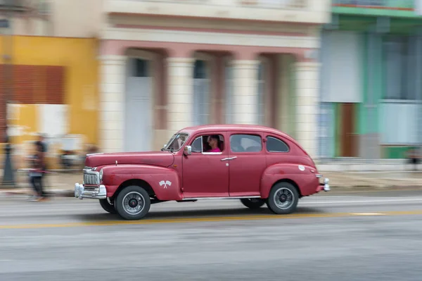 Habana Cuba Octubre 2017 Coche Viejo Habana Cuba Pannnig Vehículo — Foto de Stock