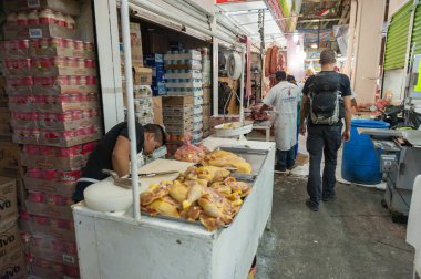 MEXICO - 19 Ekim 2017: Meksika Marketi Tavuklu.