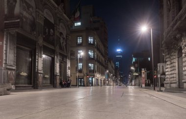 MEXICO - 19 Ekim 2017: Mexico City and Empty Night Street in Downtown.