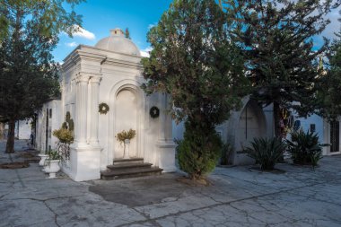 AnTIAGUA, GUATEMALA - 11 Kasım 2017: Antigua 'daki mezarlık, Guatemala City' ye yakın. Antigua, İspanyol sömürge binalarıyla ünlüdür. Görüş Alanı.