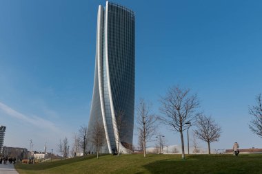 MILAN, ITALY - 14 Ocak 2018: The Twisted One, Generali Tower, Lo Storto 2017 yılında İtalya 'nın Milano kentinde tamamlanan ve 185 metre yüksekliğe ulaşacak bir gökdelen.
