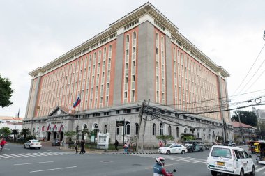 MANILA, Filipinler - 18 Ocak 2018 - Vali Sarayı, Palacio del Gobernador, Filipinler 'in Manila şehrinde yer alan bir hükümet binasıdır. Plaza de Roma 'nın karşısında kurulmuş ve 1976' da şu anki haliyle inşa edilmiş..