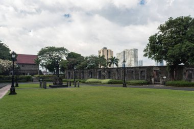 Santiago Kalesi ilk olarak Manila, Filipinler 'de İspanyol fatih tarafından inşa edilmiş bir kaledir..