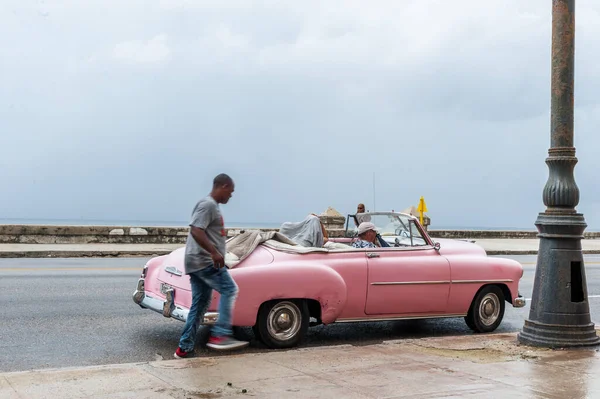 Havana Cuba Październik 2017 Stary Samochód Hawanie Kuba Pannnig Pojazd — Zdjęcie stockowe