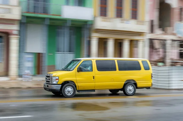 Habana Cuba Octubre 2017 Ford Veihicle Amarillo Habana Cuba —  Fotos de Stock