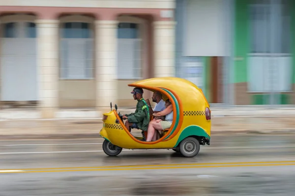 Havana Kuba Oktober 2017 Gelber Tuk Tuk Als Taxi Havanna — Stockfoto