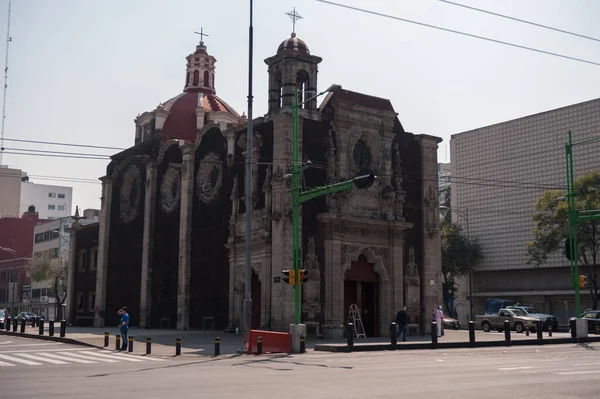 Mexico 2017年10月19日 教会のあるメキシコシティの朝 — ストック写真