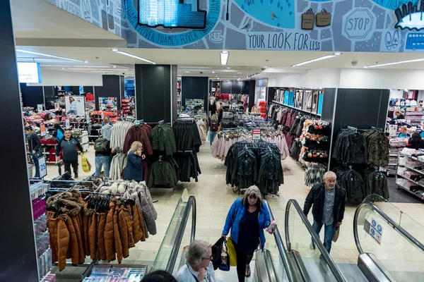 stock image LONDON, UNITED KINGDOM - SEPTEMBER 25, 2017: Primark Shop in London. Interior with Customers.