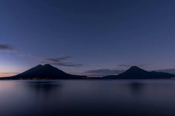 Jezioro Atitlan Gwatemali Długa Sesja Zdjęciowa Wulkan Tle — Zdjęcie stockowe