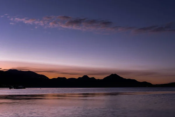 Jezioro Atitlan Gwatemali Długa Ekspozycja Góra Tle Poranne Światło — Zdjęcie stockowe