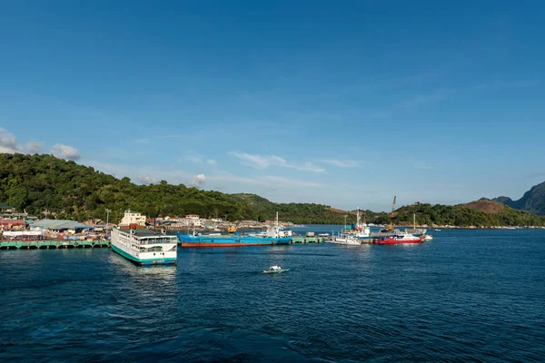 Coron Phippines Şubat 2018 Coron Island Limanı Feribot Arka Planda — Stok fotoğraf