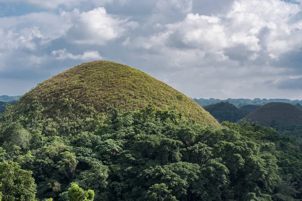 フィリピンのボホールにあるチョコレートの丘 少なくとも1 260の丘がありますが 776の丘があるかもしれません フィリピンで最も有名な観光地の一つ — ストック写真