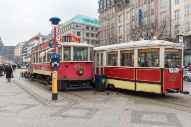 PRAG, CZECH - 10 Mart 2016: Prag Şehir Merkezi, Wenceslas Meydanı Eski Tramvay Dekorasyonu