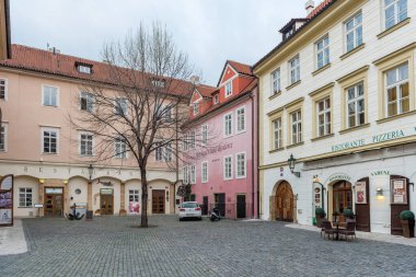 PRAG, CZECH - 10 Mart 2016: Prag 'da Eski Şehir Mimarlığı, Çek Cumhuriyeti.