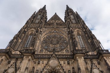 PRAG, CZECH - 11 Mart 2016: Prag, Çek Cumhuriyeti 'ndeki St. Vitus Katedrali.