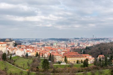 Petrin Bahçeleri ve Prag Manzarası. Şehir manzarası