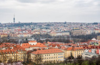 Prag 'da şehir manzarası, Çek. Manzara, Eski Kentle Şehir, TV kulesi.