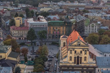 LVIV, UKRAINE - Eylül 08, 2016: Lviv Cityscape. Lviv Eski Şehir.