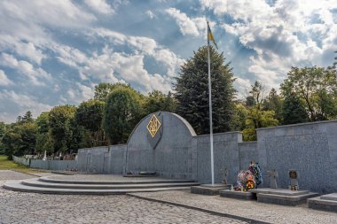 LVIV, UKRAINE - 11 Eylül 2016: Lviv City ve Lychakiv Mezarlığı. Gezici bir yer. Mars Alanı