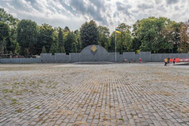 LVIV, UKRAINE - 11 Eylül 2016: Lviv City ve Lychakiv Mezarlığı. Gezici bir yer. Mars Alanı