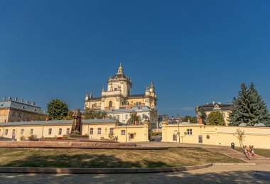 LVIV, UKRAINE - 12 Eylül 2016: St. George Katedrali ile Lviv Şehri