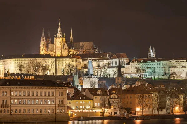 Prag Tschechien März 2016 Nachtbild Von Prag Tschechisch Veitsdom Schloss — Stockfoto