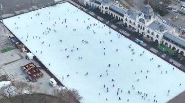 Budapeşte, Macaristan 'da açık hava buz pateni sahası