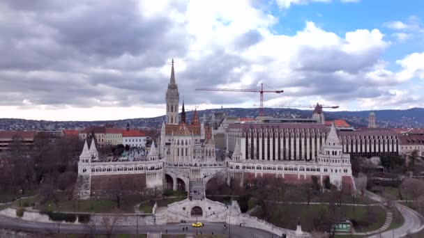 Matthias Church Fisherman Bastion Budapest Hungary City Views Point — Stockvideo