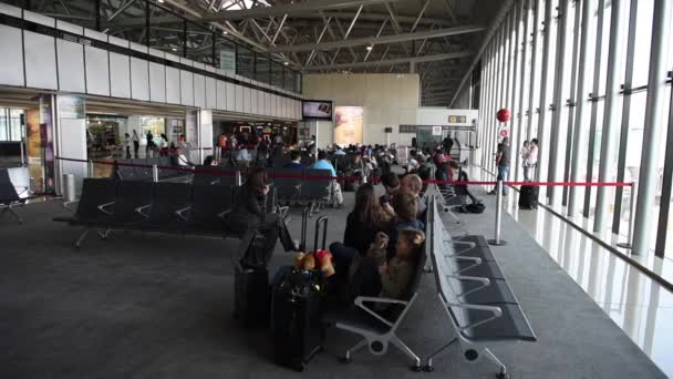 Internationale Luchthaven Aurora Guatemala Vertrek Met Passagiers Mensen Wachten Vlucht — Stockvideo