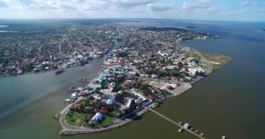 Belize City ve Downtown. Karayip Ülkesi. Drone bakış açısı. Güzel Skyline.