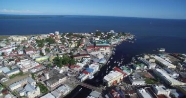 Belize City ve Downtown. Karayip Ülkesi. Drone bakış açısı. Güzel Skyline.
