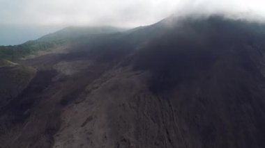 Guatemala 'da Pacaya Volkanı. Güzel Peyzaj ve Doğa. Drone Bakış Açısı.