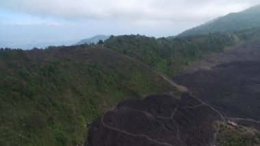 Guatemala 'da Pacaya Volkanı. Güzel Peyzaj ve Doğa. Drone Bakış Açısı.