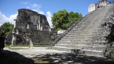 Tikal Piramitleri Guatemala Tikal Ulusal Parkı 'nda. Maya Harabeleri, Tapınak, Maya Flores Peten. Jaguar Tapınağı