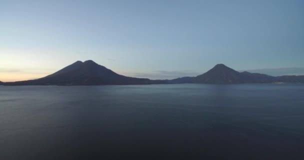 Volcano San Pedro Volcano Atitlan Background Lake Atitlan Foreground Sightseeing — ストック動画